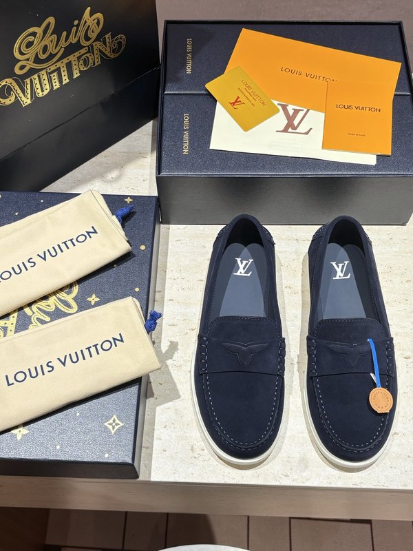 LV 스웨이드 송아지가죽 로퍼 001-280561