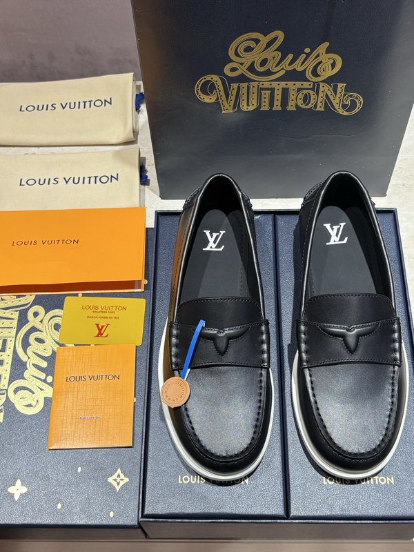LV 스웨이드 로퍼 001-280606