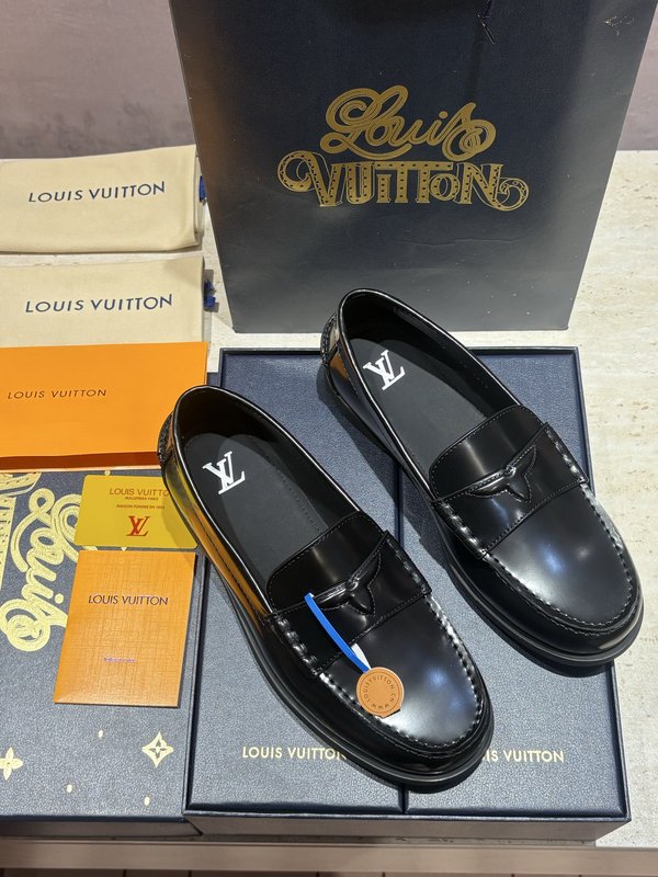 LV 스웨이드 송아지가죽 로퍼 001-280608
