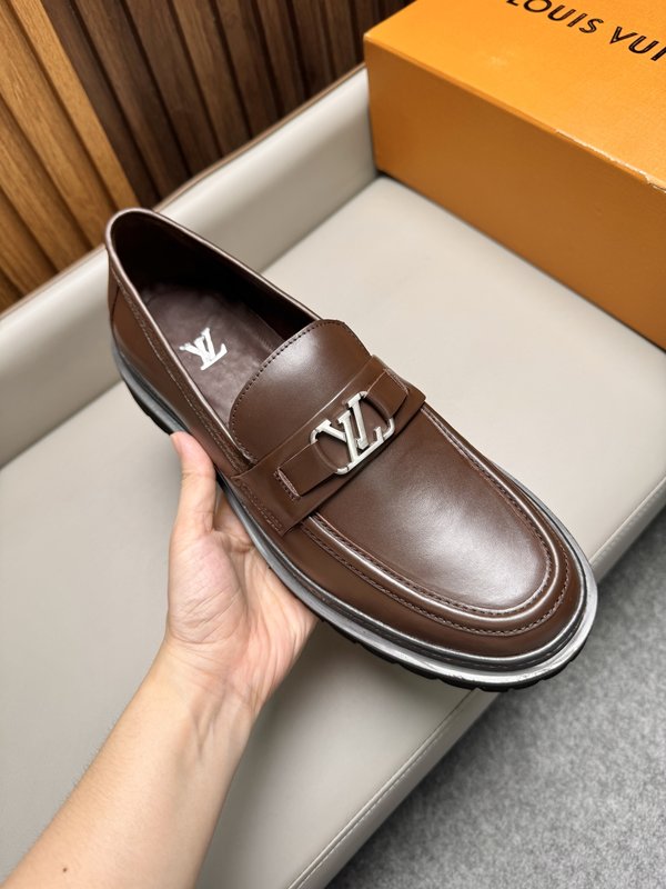 Louis Vuitton 수입 소가죽 남성 구두 001-280658