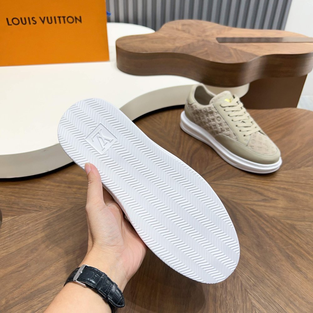 LV 트레이너 스니커즈 001-280708