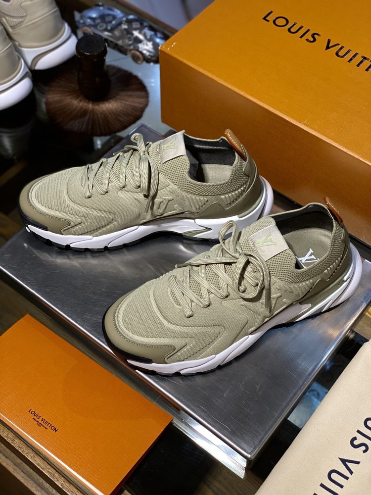 루이비통 Runner Tatic 운동화 001-280776