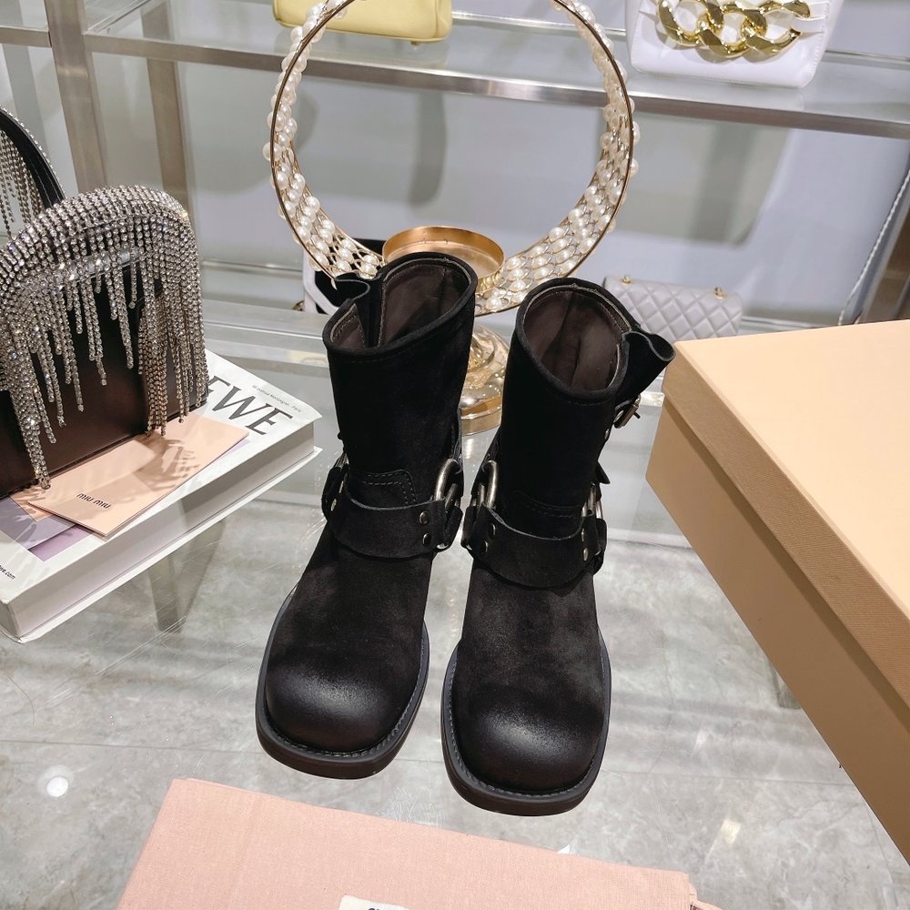 miumiu 26FW 한정판 부츠 001-281050