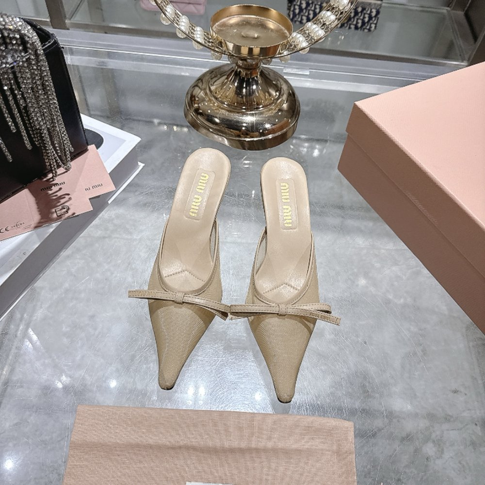 미우미우 신상 뾰족하이힐 단화 001-281066