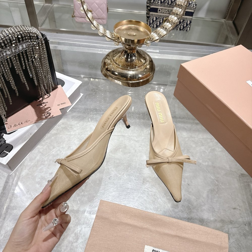 미우미우 신상 뾰족하이힐 단화 001-281066