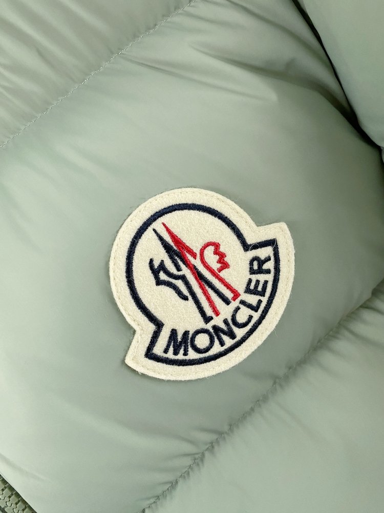 몽클레어 가을 겨울 신상 다운점퍼 001-281180