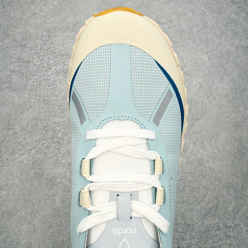 퓨어 오리지널 NORDA G+ 경량 미끄럼 방지 로우탑 001-284467