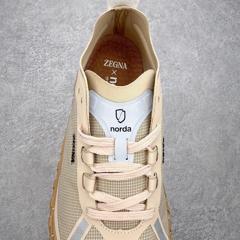NORDA 001 G+ 경량 미끄럼 방지 로우탑 러닝화 001-284470