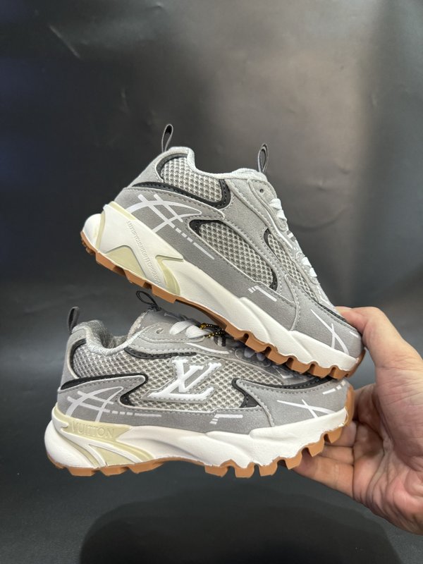 LV 아동 스니커즈 001-284603
