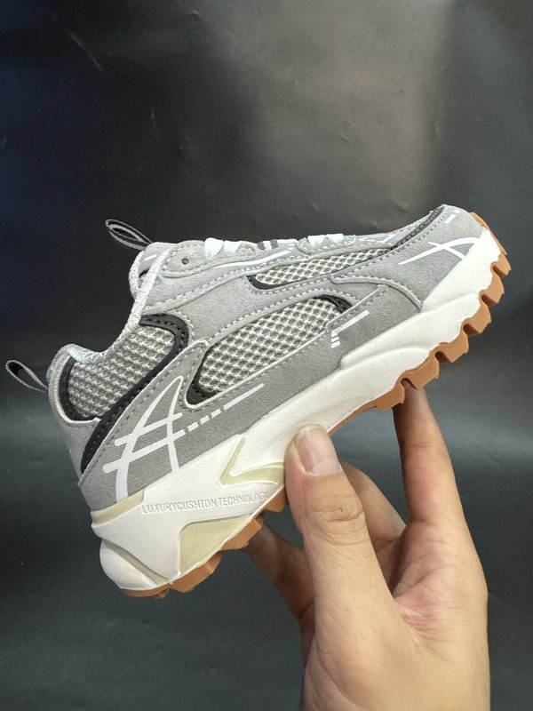 LV 아동 스니커즈 001-284603