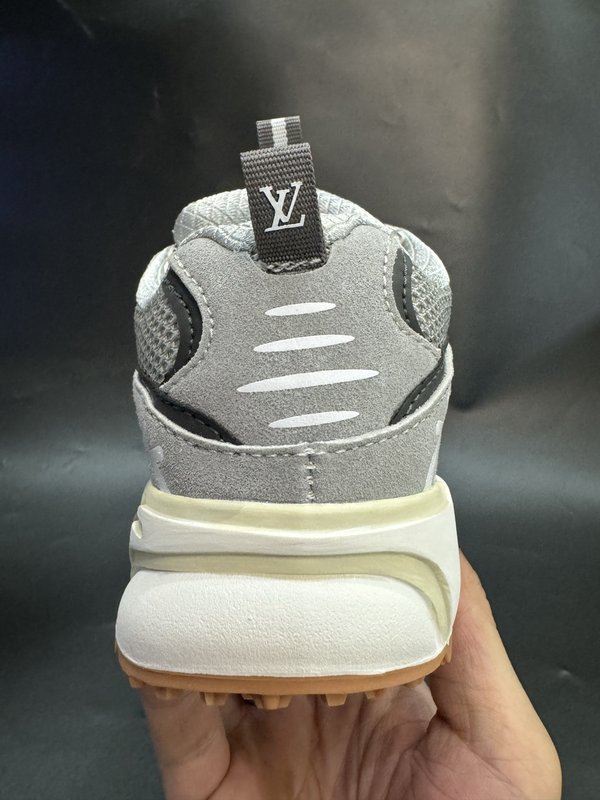 LV 아동 스니커즈 001-284603