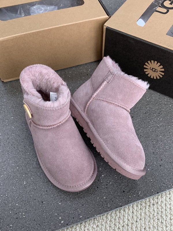UGG 클래식 나무단추 아동 스노우부츠 001-284622