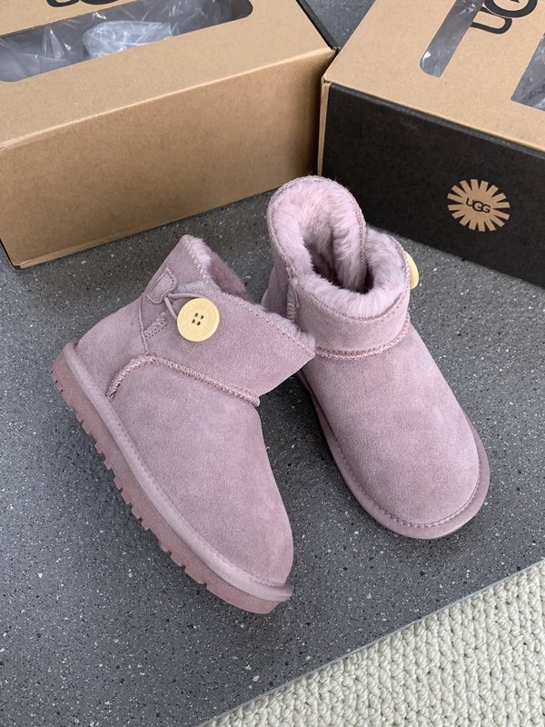 UGG 클래식 나무단추 아동 스노우부츠 001-284622