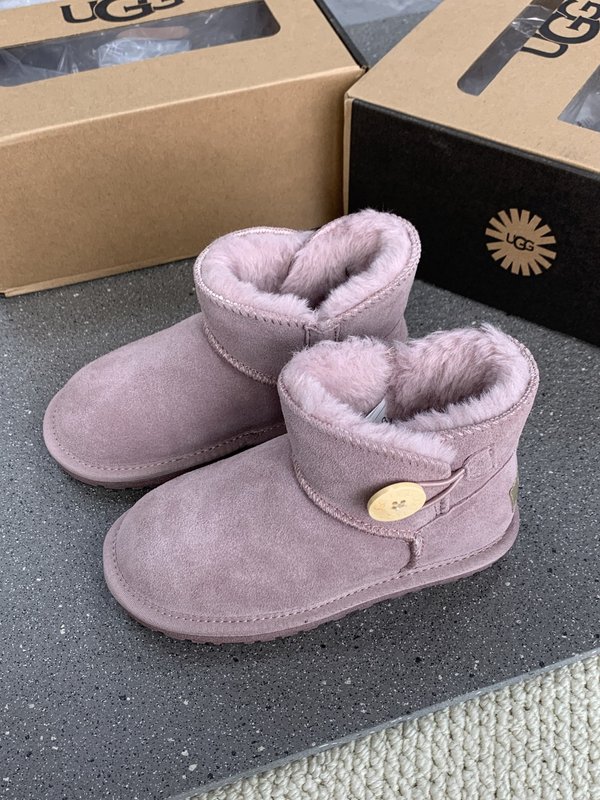 UGG 클래식 나무단추 아동 스노우부츠 001-284622