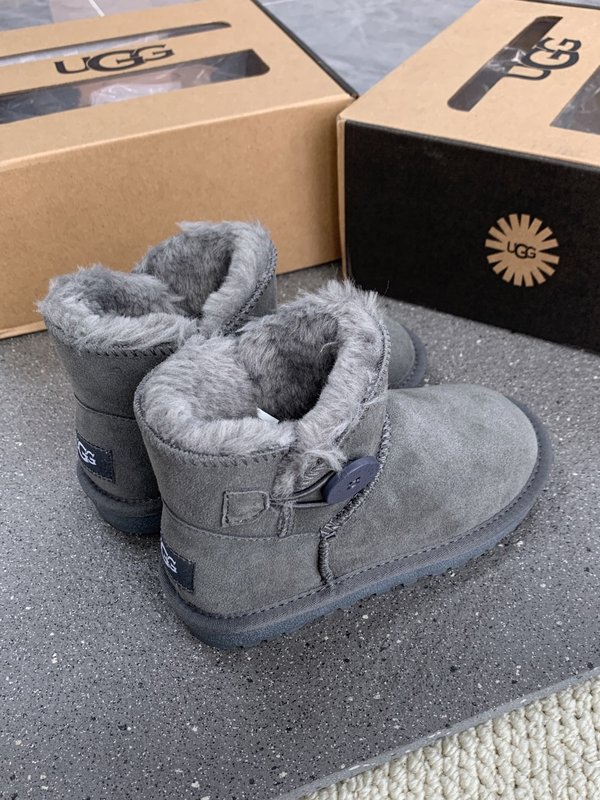 UGG 클래식 우드버튼 아동 방한부츠 001-284624