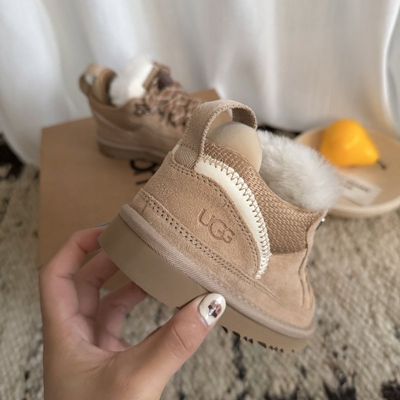 UGG 고버전 메르 스포츠 아동화 001-284644