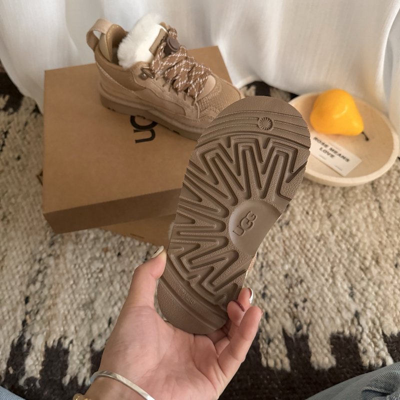 UGG 고버전 메르 스포츠 아동화 001-284644
