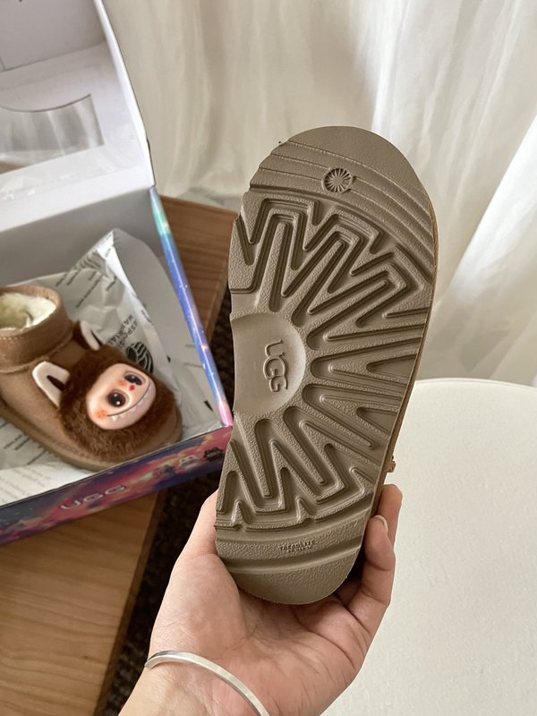 고버전 UGG 라부부 키즈 슈즈 001-284646