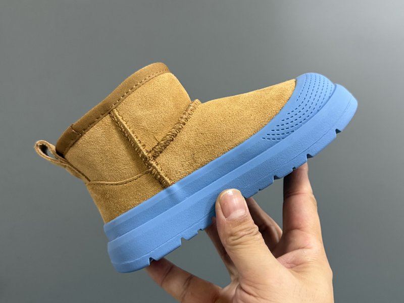 UGG 타즈만 미드 솔 아동 스노우 부츠 001-284654