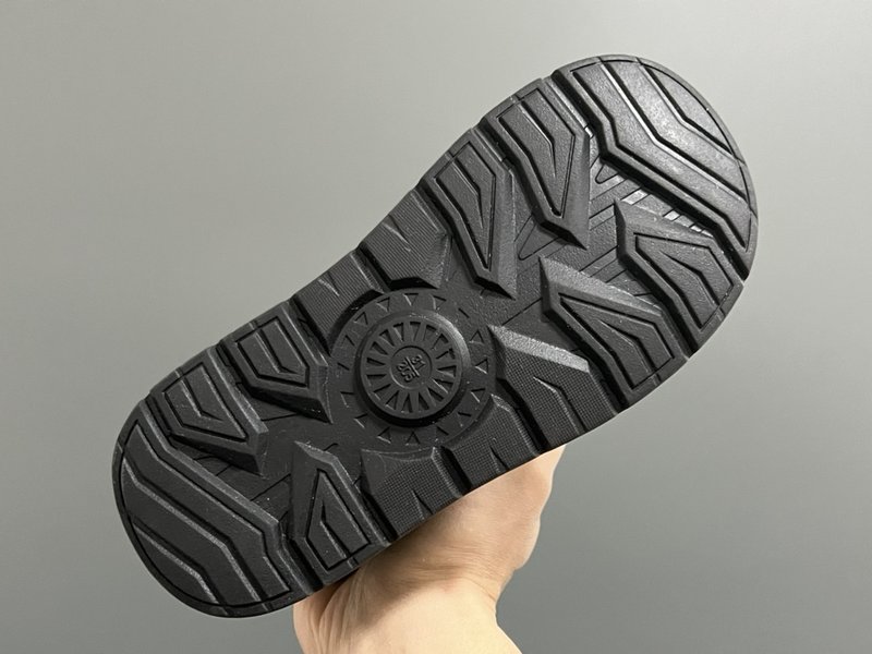 UGG 카클 퍼 아동 미들 부츠 001-284668