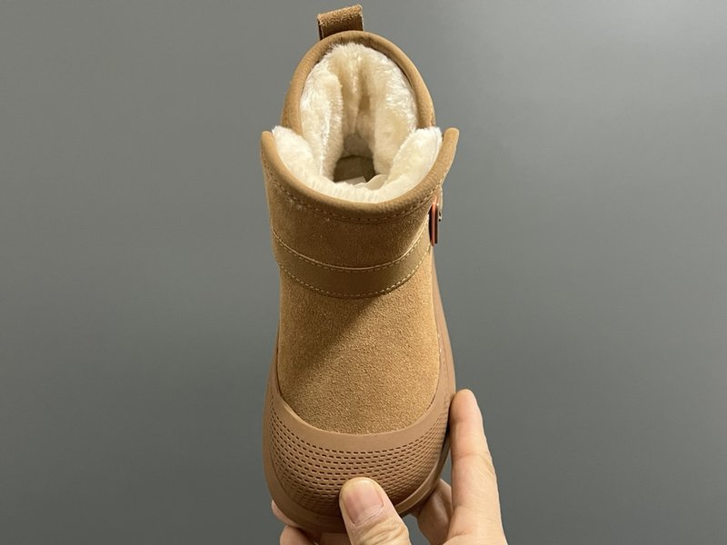 UGG 아동 중간높이 스노우부츠 001-284675