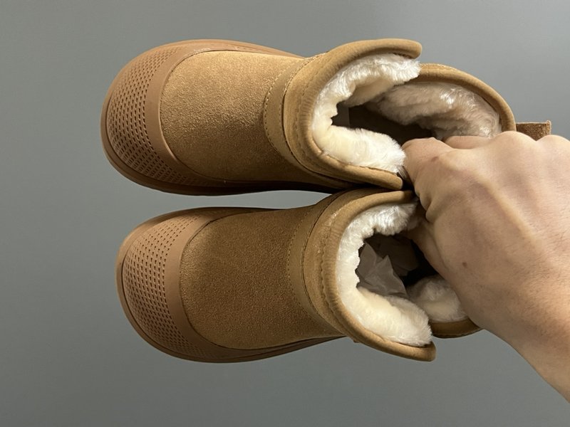 UGG 아동 중간높이 스노우부츠 001-284675
