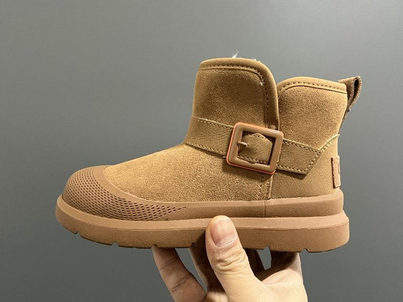 UGG 아동 중간높이 스노우부츠 001-284675