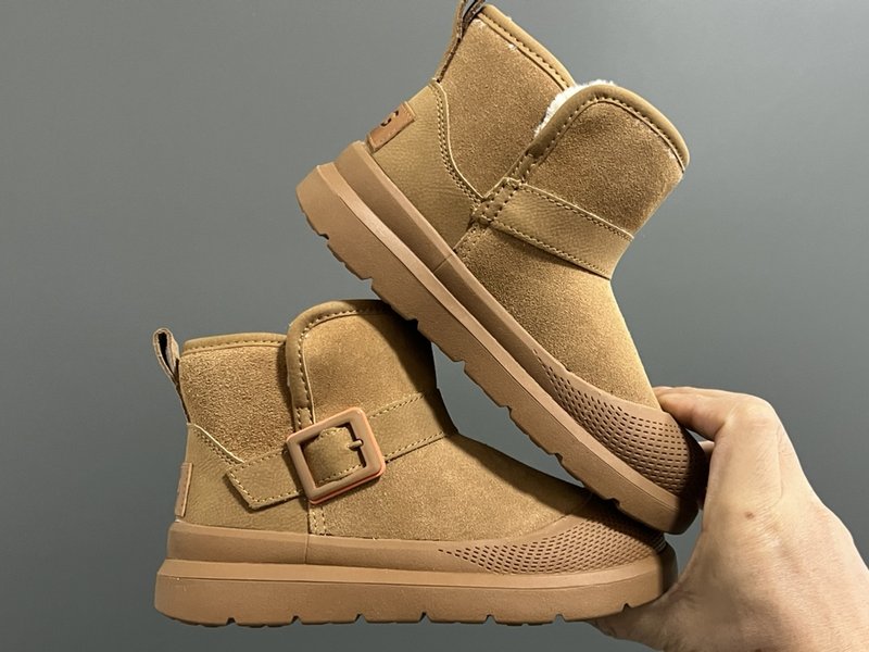 UGG 아동 중간높이 스노우부츠 001-284675