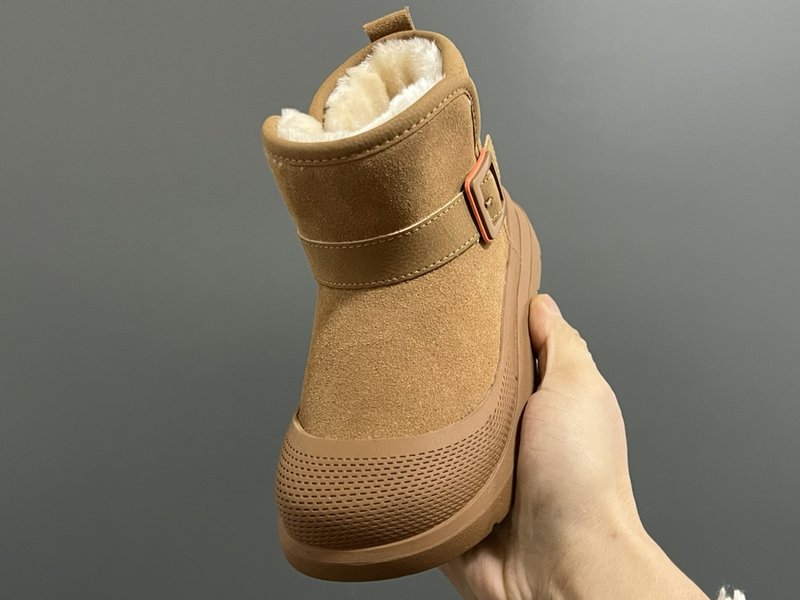 UGG 아동 중간높이 스노우부츠 001-284675