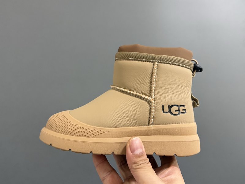 UGG 아동 지퍼 하이탑 스노우부츠 001-284716