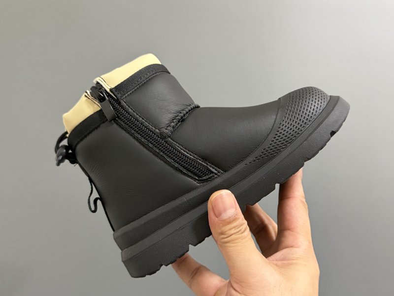 UGG 왕이보 키즈 스노우부츠 001-284717