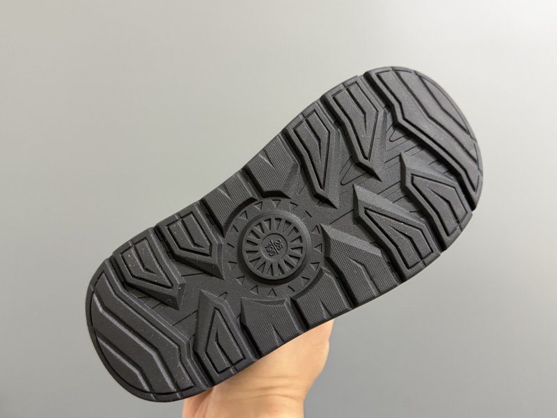 UGG 왕이보 키즈 스노우부츠 001-284717
