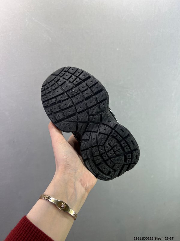 발렌시아가 × 아디다스 Campus Oos BETA 로 001-284757