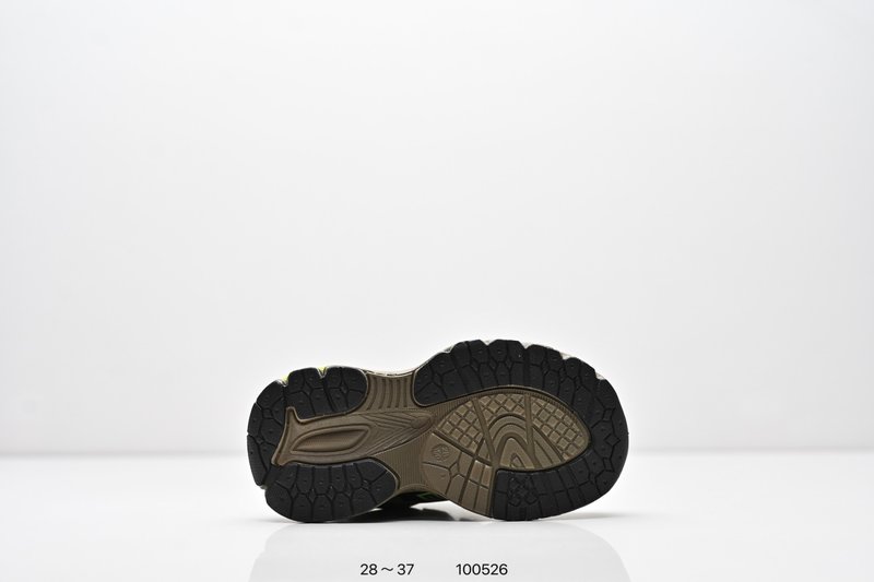 액션 브론슨 x 뉴발란스 키즈 사이보그 티어즈 운동화 001-284764