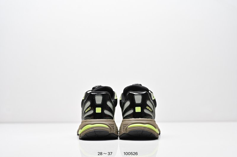 액션 브론슨 x 뉴발란스 키즈 사이보그 티어즈 운동화 001-284764