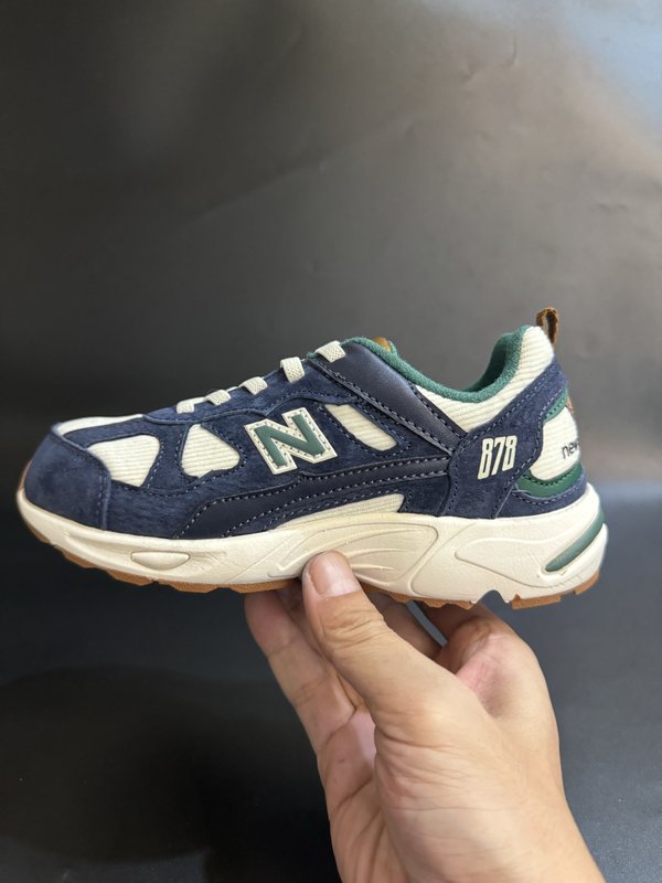 뉴발란스 돼지가죽 고무줄 레트로 아동 운동화 001-284797