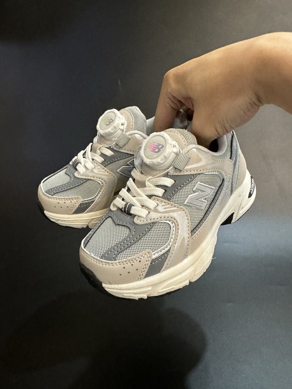 회전 버튼 아동 운동화 001-284852