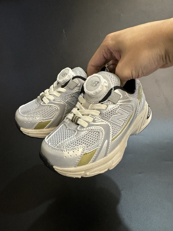 회전 버튼 어린이 통기성 운동화 001-284883