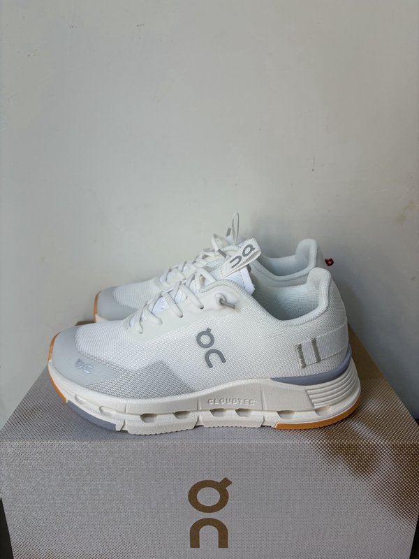 On러닝 Cloudnova Form 2 아동화 001-284961