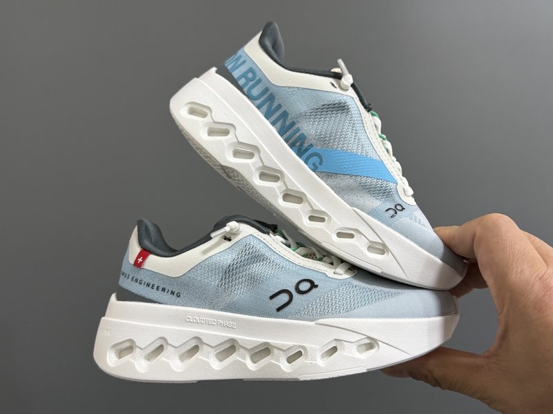 온러닝 Cloudsurfer Next 아동 운동화 001-285052