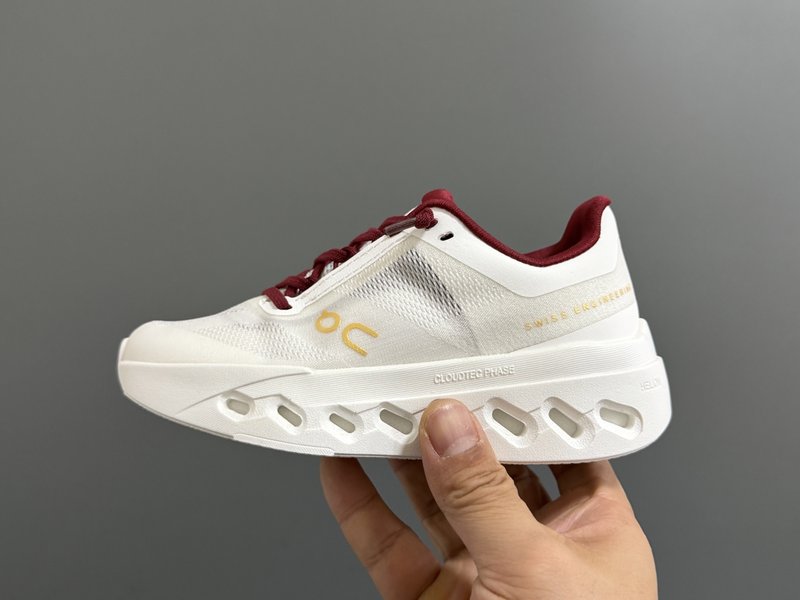 온 러닝 Cloudsurfer Next 아동 탄성끈 운 001-285057