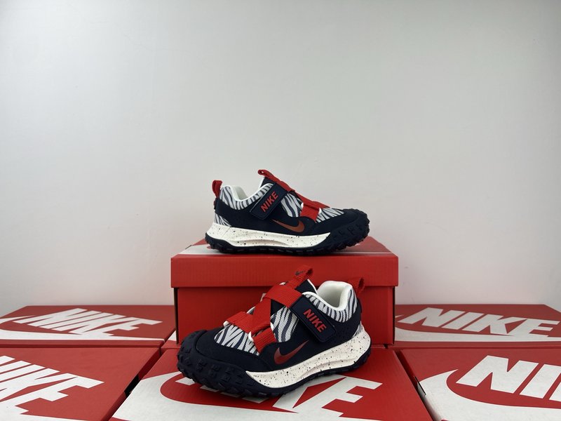 Nike 아동용 타이어 밑창 운동화 001-285136