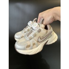 나이키 V2K RUN 회전 버클 키즈 운동화 001-285146