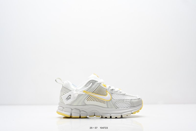 나이키 Zoom Vomero 5 5세대 아동 러닝화 001-285151