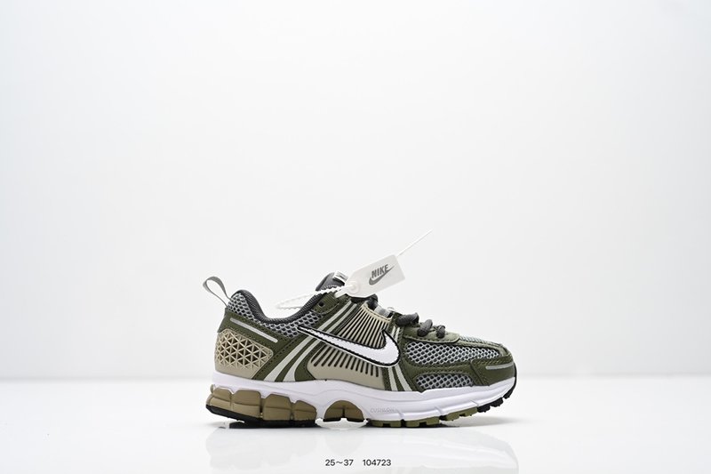 나이키 Zoom Vomero 5 5세대 아동 러닝화 001-285151