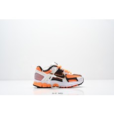 나이키 Zoom Vomero 5 5세대 아동 러닝화 001-285151