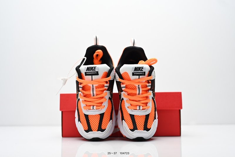 나이키 Zoom Vomero 5 키즈 마라톤 러닝화 001-285152