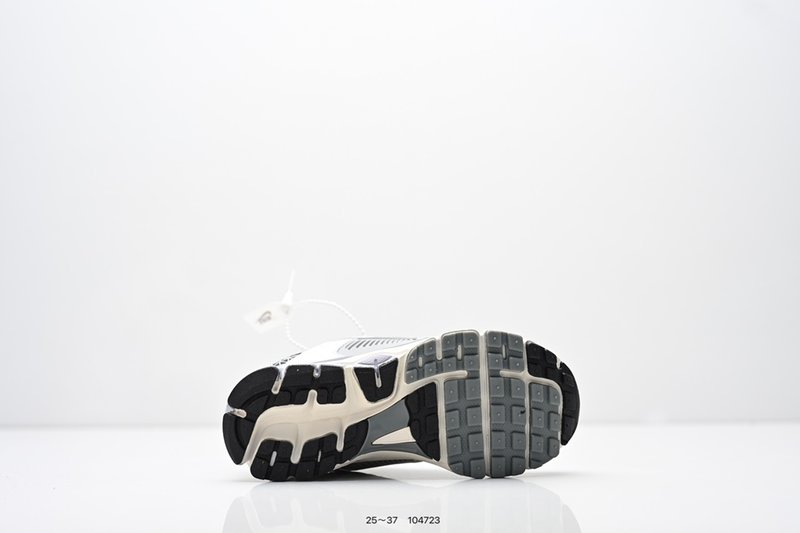 나이키 Zoom Vomero 5 5세대 아동용 러닝화 001-285158