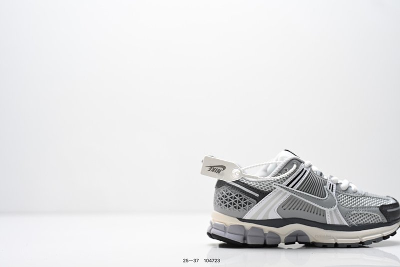 나이키 Zoom Vomero 5 5세대 아동용 러닝화 001-285158