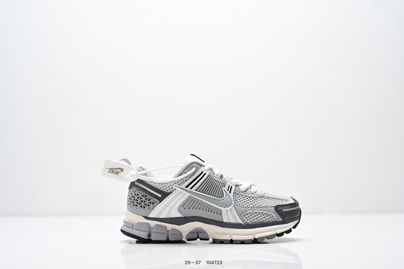 나이키 Zoom Vomero 5 5세대 아동용 러닝화 001-285158